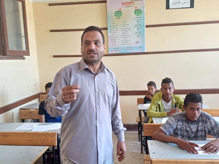 طلاب الشهادة الإعدادية بابوتشت يؤدون امتحان الدور الثاني في الهندسة ولا توجد أي شكاوي 