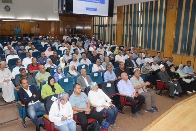 الزراعة تواصل توعية المواطنين الاستفادة من تجميع وتدوير قش الارز بالغربية والقليوبية