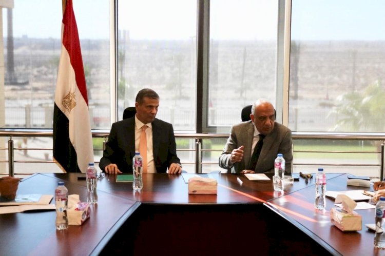 "الزراعة والكهرباء"يبحثان دعم وتطوير تشغيل مزارع الدواجن