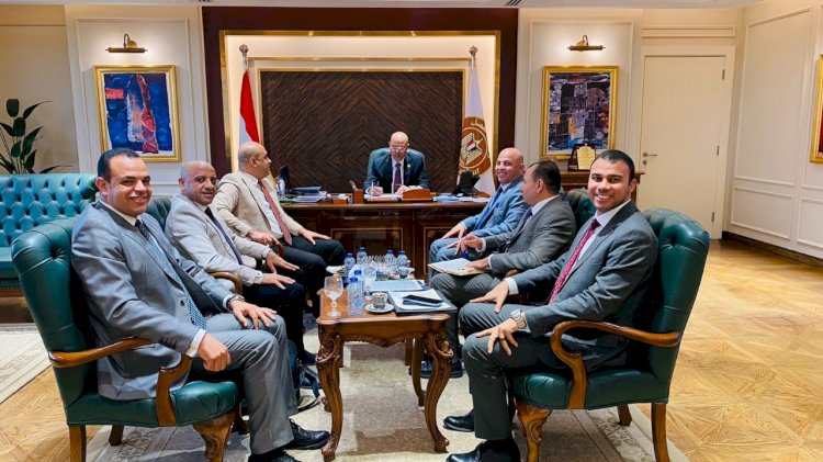 وزير العمل يلتقى رئيس مجلس إدارة مجمع عمال مصر الصناعي  لبحث سبل التعاون المشترك