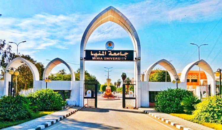رئيس جامعة المنيا يُصدر قرارات بتجديد تعيين قيادة جامعية للقيام باعمال العمداء