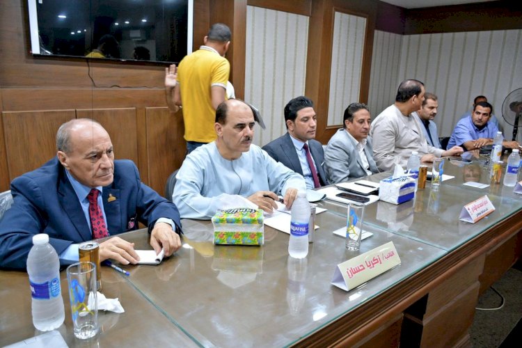 نائب المحافظ يلتقي أهالي ساقلتة في حوار مجتمعي بمقر الوحدة المحلية