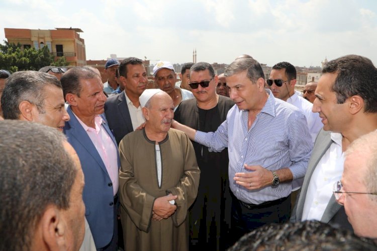 وزير الزراعة يحل مشاكل المزارعين علي أرض الواقع بالبحيرة