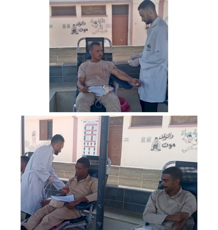 رجال الشرطة يتبرعون بدمائهم للمرضي بمديرية امن قنا