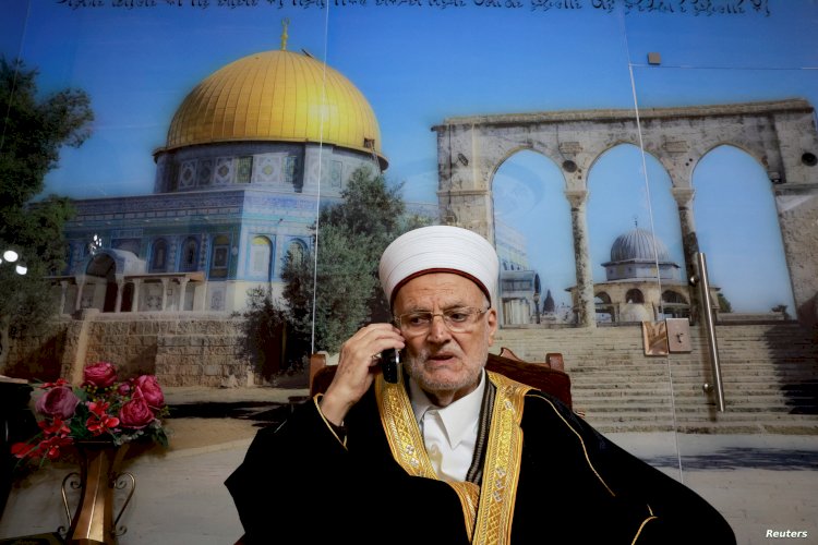 بسبب نعيه هنية : منع الشيخ عكرمة صبري من دخول المسجد الأقصي 6 أشهر