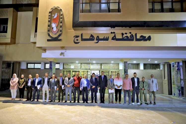 "سراج" يؤكد خلال لقائه بالصحفيين والاعلاميين علي دورهم في مساعدة المسئول علي اتخاذ القرار السليم