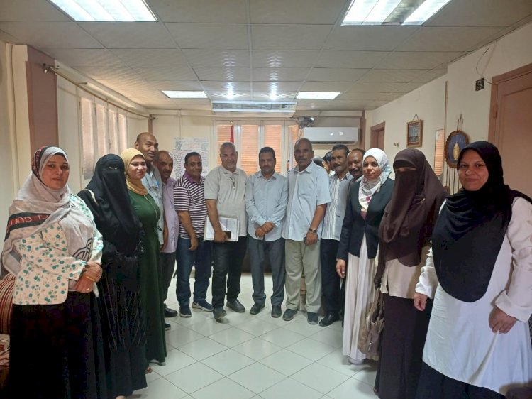 مدير تعليم أبوتشت يترأس لجنة توزيع مديرى ووكلاء المدارس الإبتدائية الجدد