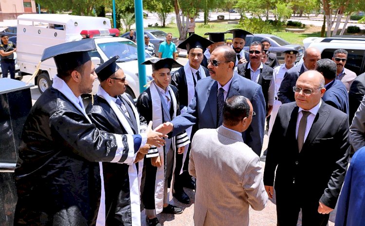 "سراج"يشهد حفل تخريج الدفعة السادسة لكلية الحقوق بجامعة سوهاج