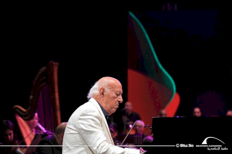 عمر خيرت يحيي أولي حفلاته بمكتبة الإسكندرية ضمن فعاليات مهرجان الصيف الدولي