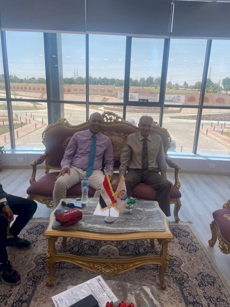 وفد نقابة الأطباء بأسوان يهنيء القائم بأعمال رئيس جامعة لتوليه مسؤولية الجامعة