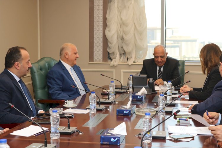 اعضاء لجنة الطاقة والبيئة في ضيافة وزير الكهرباء