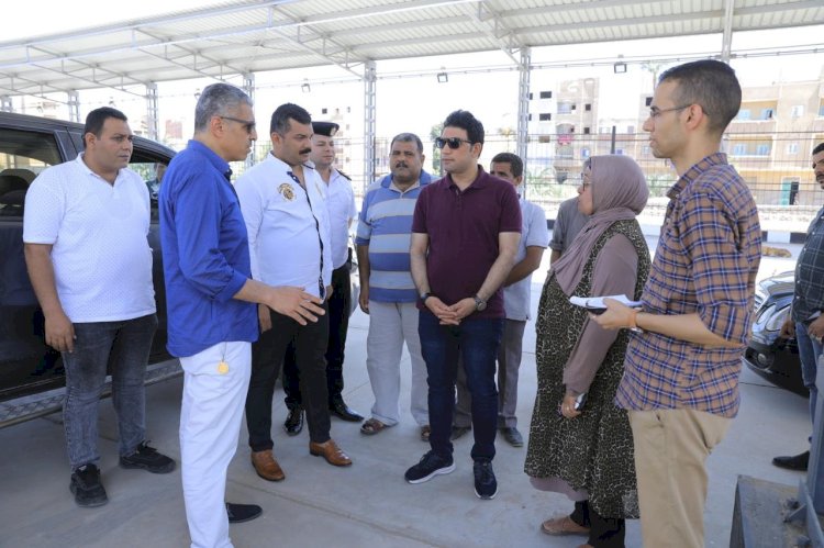 محافظة سوهاج تبحث تشغيل موقف اعلي المفيض الجديد