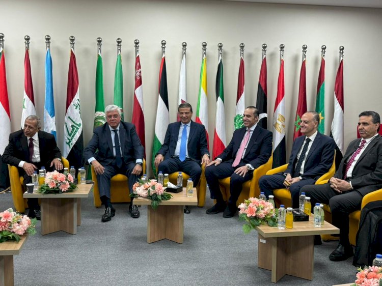 فاروق يشارك في تخريج اول دفعة من فرع الاكاديمية العربية للعلوم والتكنولوجيا بالعلمين