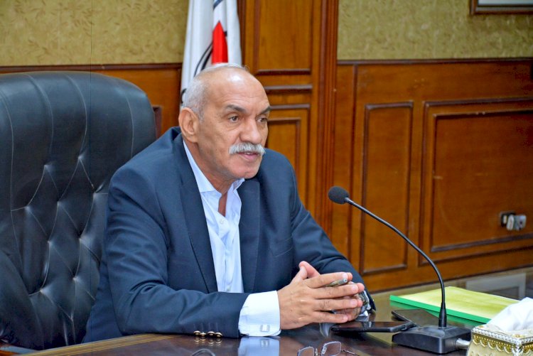 عبدالجابر يعقد اجتماع مع مسئولي الزراعة واللجنة العليا للتصالح