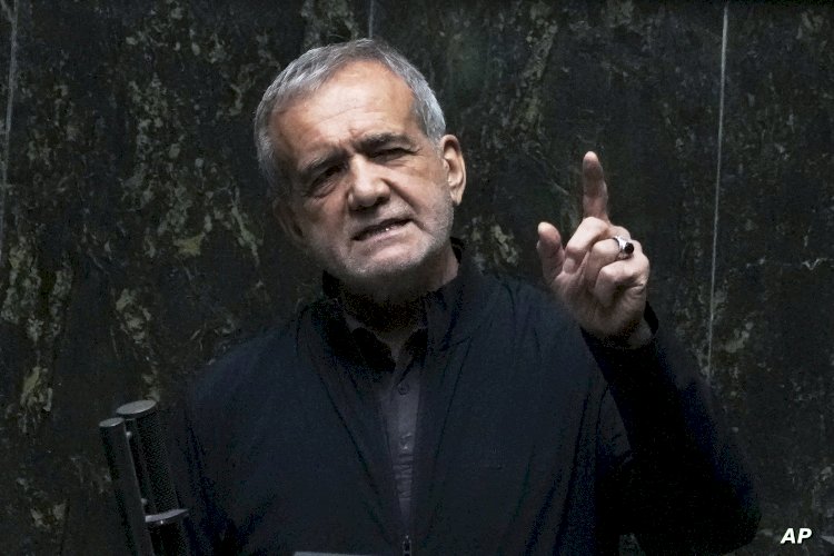 إيران تؤكد أن الرئيس مسعود بزشكيان على قيد الحياة بعد الهجوم الأمريكي الإسرائيلي