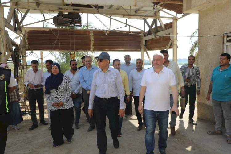 عقب رفع كفاءتها .. محافظ المنيا يتفقد محطة مياه بني مزار الجديدة