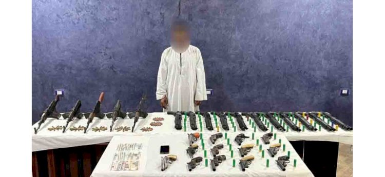 القبض علي هارب من المؤبد وبحوزته ٢٩ قطعة سلاح باسيوط