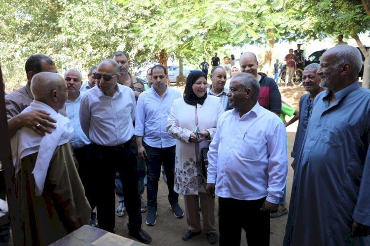 محافظ المنيا يغلق 4 مخابز بلدية ويحرر 26 مخالفة تموينية خلال حملة بمركز ديرمواس