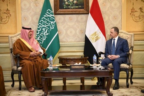 وزيراا لداخلية المصري والسعودي يبحثان العلاقات الامنية بين البلدين
