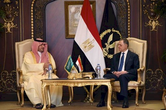 "توفيق وال سعود" بحثا تطوير علاقات التعاون الامني واخر المستجدات في القضايا الامنية