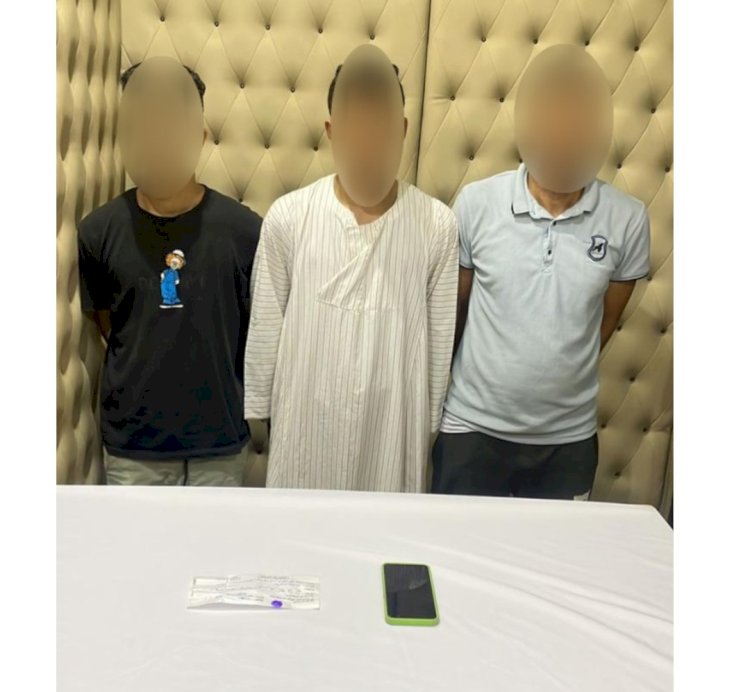 القبض علي ثلاثة متهمين لقيامهم باحتجاز اجنبي واكراهه علي التوقيع علي ايصالات امانة بالقاهرة
