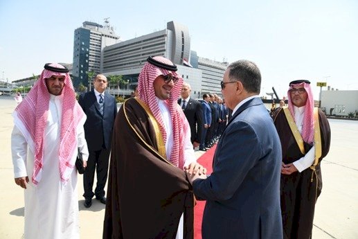 وزير الداخلية يودع صاحب السمو الملكي الأمير عبد العزيز بن سعود