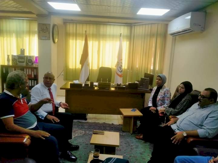 د . الديب نقيب أطباء قنا يهنئ وكيل الوزارة بمنصبه الجديد