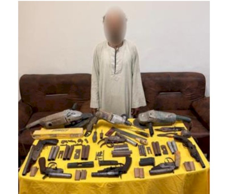 القبض علي حداد لقيامه بادارة ورشة لتصنيع الاسلحة بالمنيا