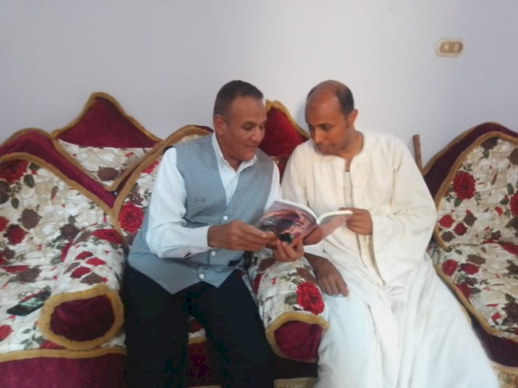 الشاعرأشرف ناجي يحاور فايز أبو حمزة عاشق الفنون القولية