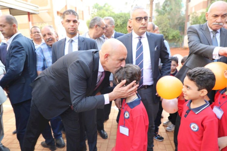 وزير التربية والتعليم يتابع انطلاق العام الدرسي في ١٢ مدرسة بسوهاج