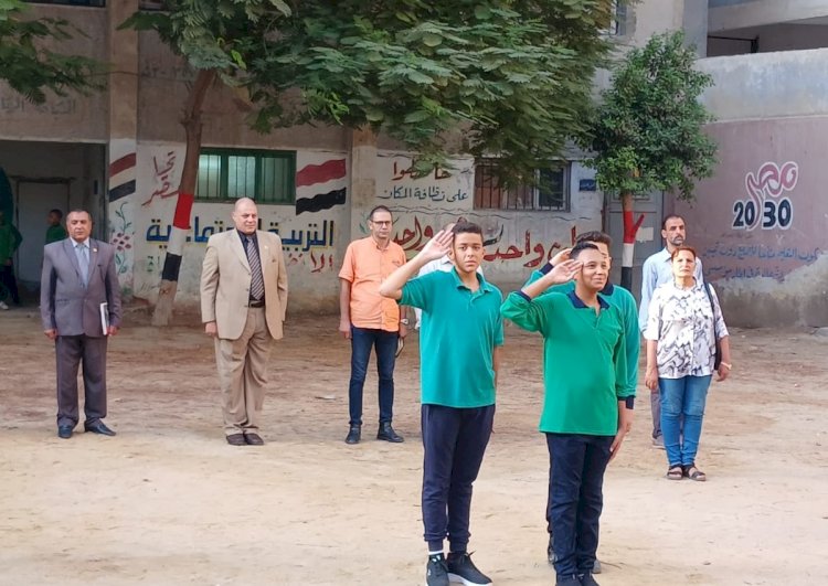 محافظ بني سويف يتابع مع التعليم انتظام سير الدراسة في  أول يوم