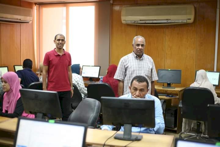 مركز التحول الرقمي بجامعة جنوب الوادي يجرى اختبارات لـ 107 باحثًا