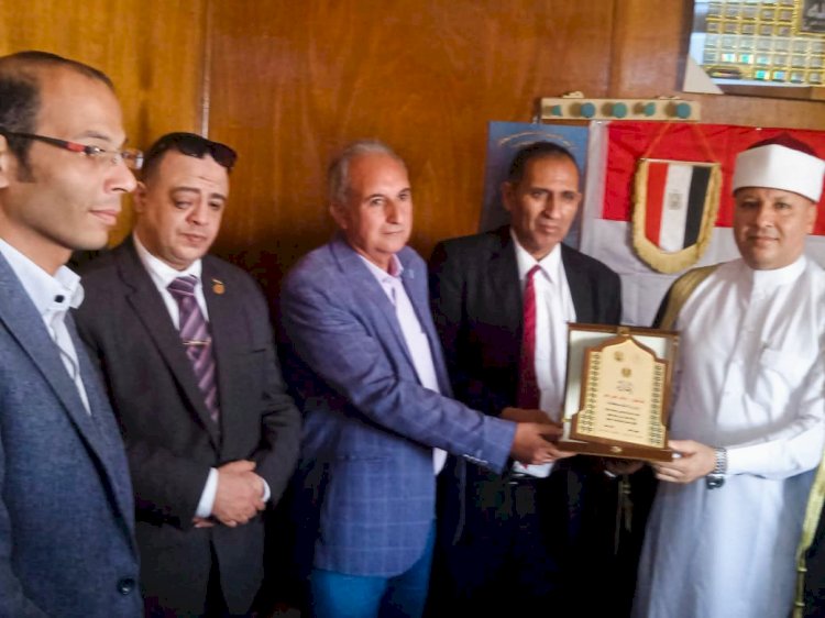 حزب تحيا مصر يزور محافظة قنا لمتابعة الخدمات المتنوعة التي تقدم للمواطنين