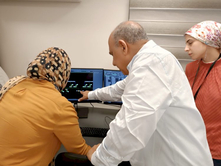 عصمت يتفقد شركة شمال القاهرة لتوزيع الكهرباء