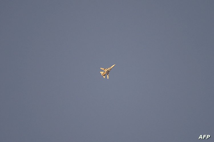 طيران مجهول يضرب مواقع للمليشيات الإيرانية في دير الزور