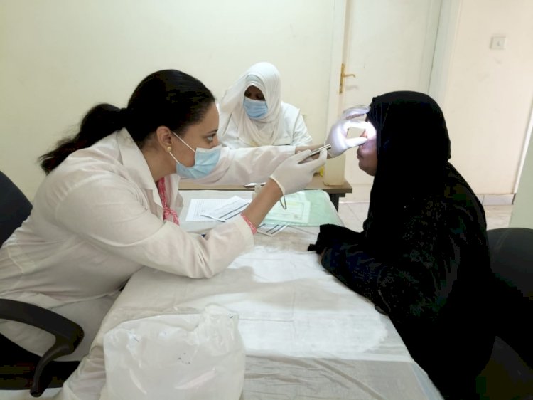 مبادرة بداية بالمنيا :توقيع الكشف الطبى على 1584 حالة خلال قافلة بقرية 8