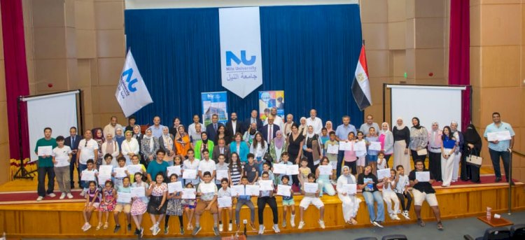 كلية التعليم المستمر بجامعة النيل تحتفل بتخرج دفعة من برامج الأنشطة الصيفية للشباب