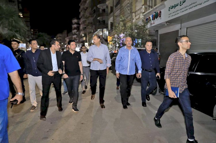 سراج يتابع مستوي الخدمة والنظافة يشوارع سوهاج