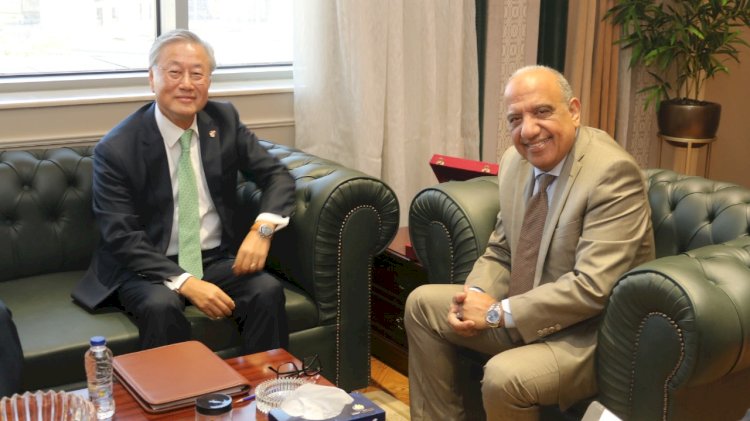 وزير الكهرباء يستقبل سفير كوريا