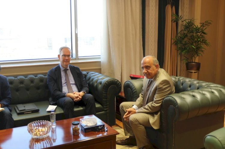 عصمت يستقبل سفير السويد لبحث التعاون في مجال الطاقة والكهرباء