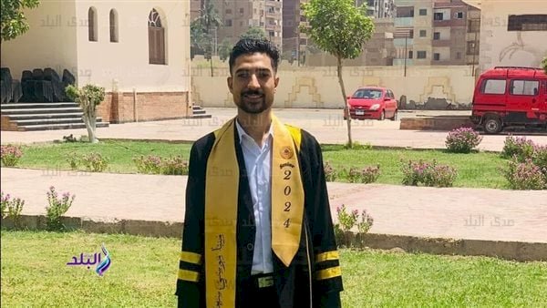 تشييع جنازة مينا موسى.. تحليل الـ DNA يقود أشلاء ممرض المنيا إلى السماء