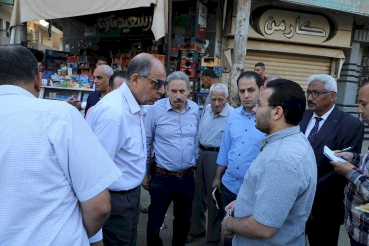 محافظ المنيا يقود حملة على أسواق حي غرب وميدان الساعة لضبط الأسعار