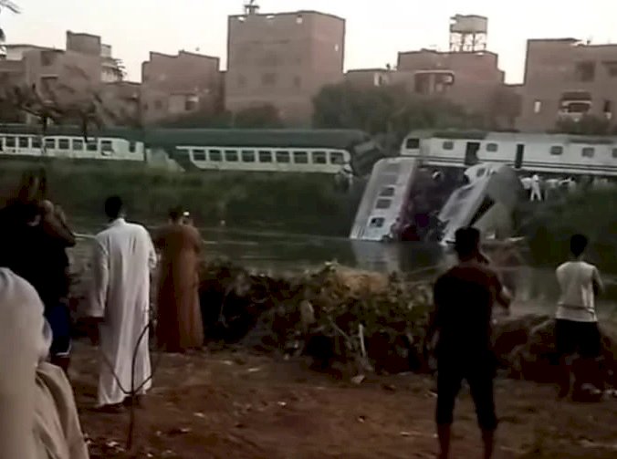 18 مصابا في المستشفي ومحافظ ألمنيا يصل مكان حادث قالقطارين