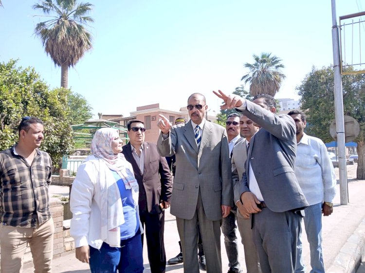 محافظ سوهاج يفاجئ مديرية التربية والتعليم لمتابعة سير العمل