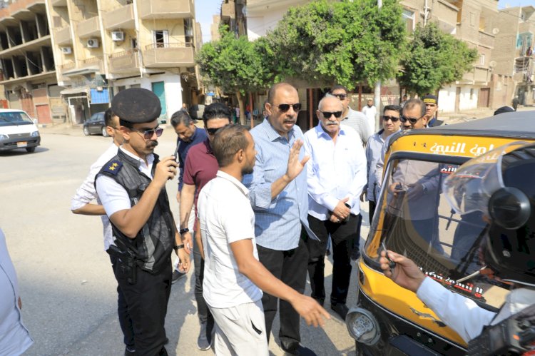 سراج يتفقد العمل بالمواقف ومحطات الوقود للالتزام بتعريفة الركوب المقررة