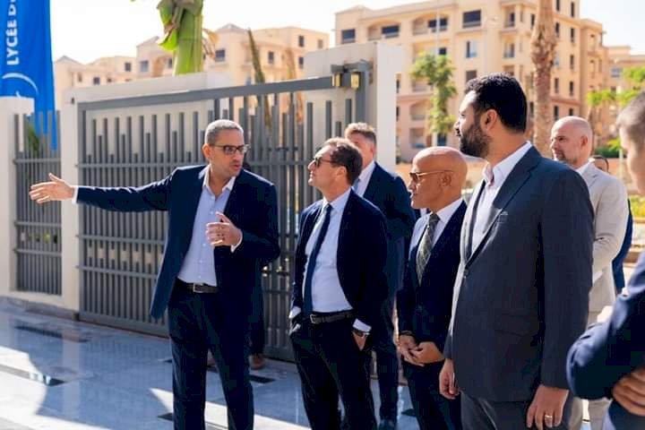 السفير الفرنسي يعتمد مدرسة ليسيه دي لوميير بمشروع صن كابيتال