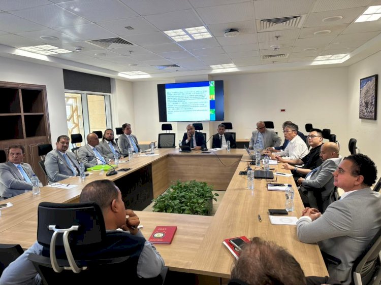 مصنع لاستخلاص المواد الكيميائية من المخلفات الزراعية