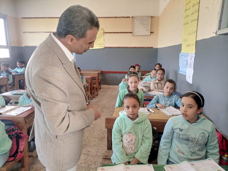 وكيل تعليم كفر الشيخ يتفقد المدارس للاطمئنان على انتظام العملية التعليمية