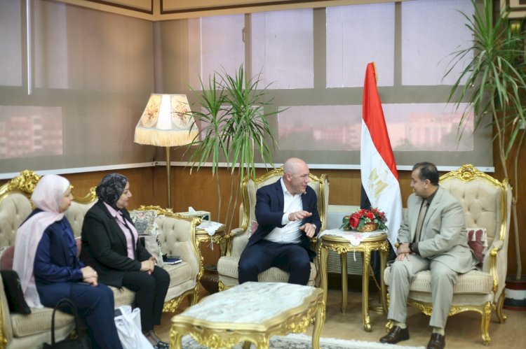 رئيس جامعة جنوب الوادي يلتقى بوفد الشئون الثقافية بالسفارة الأمريكية بالقاهرة