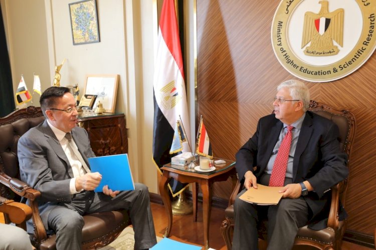 وزير التعليم العالي يبحث مع سفير كازاخستان التعاون المشترك